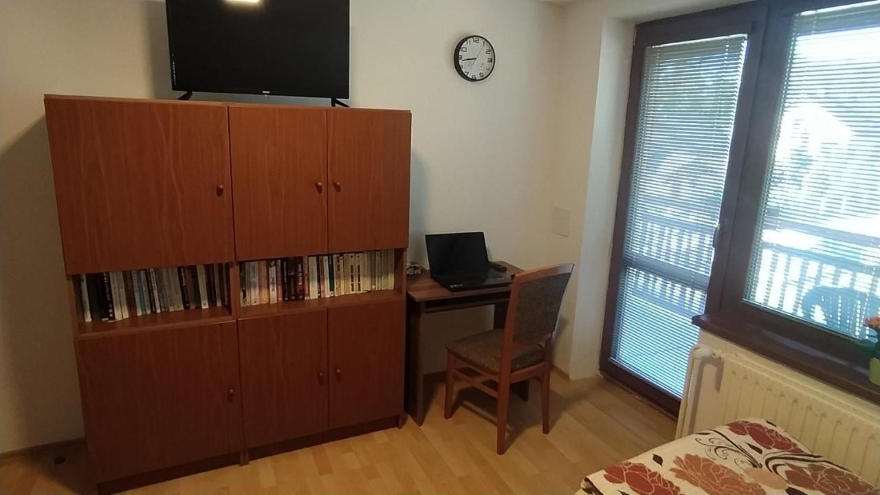 Apartman U Spycharu Bile Policany Bagian luar foto